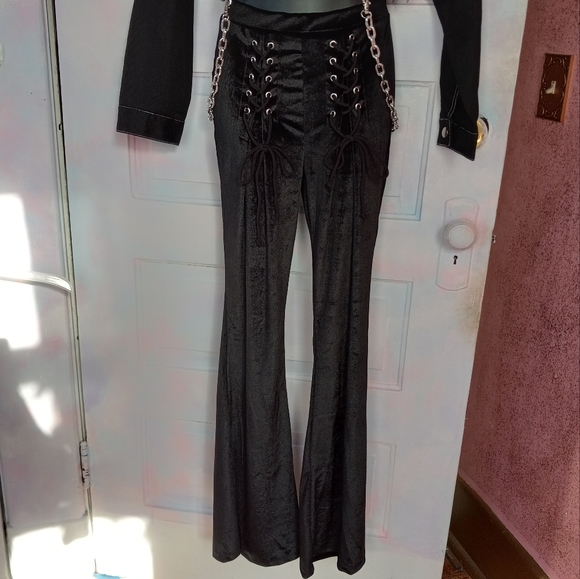 Hot Topic Pants - Hot Topic nwt dbl corset laced velvet bellbottoms! Gothic wideleg wear! Trendy🔥